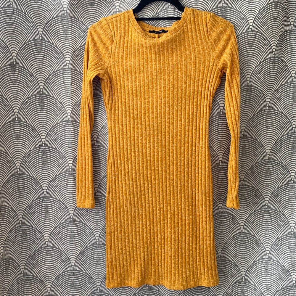 💸$7 bundled- 3 for$21 SALE💸 
Mustard Ribbed Forever 21 Bodycon Sweater Dress